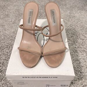 Super Sexy Steve Madden Mina Sandals in box Size 7.5